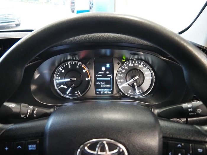 2022 Toyota Hilux SR