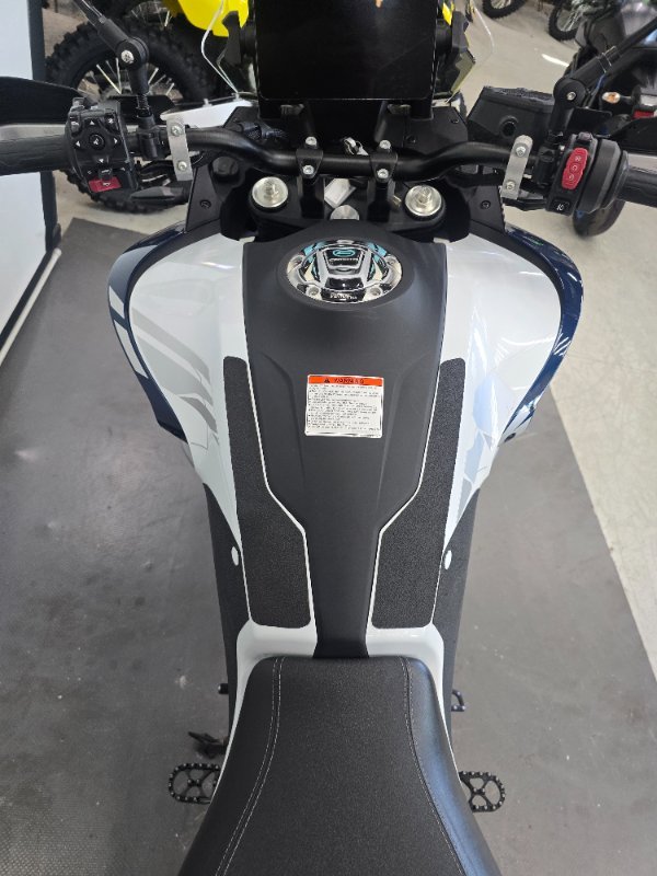 2023 CFMOTO MT TOURING NEBULA WHITE