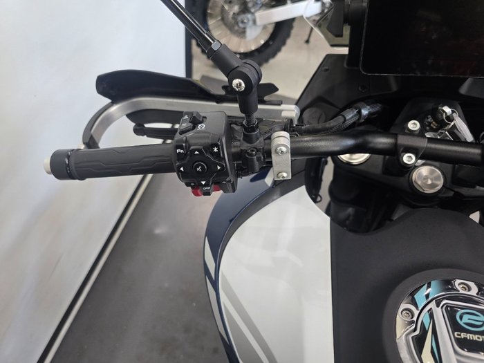 2023 CFMOTO MT TOURING NEBULA WHITE