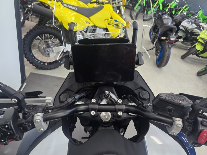 2023 CFMOTO MT TOURING NEBULA WHITE