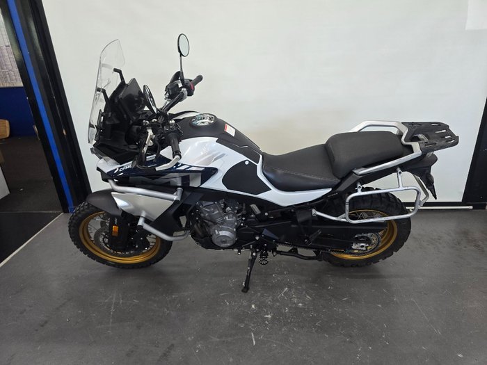 2023 CFMOTO MT TOURING NEBULA WHITE