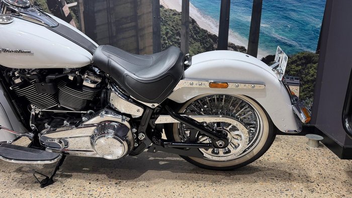2020 Harley-Davidson Deluxe 107 (FLDE) Softail White