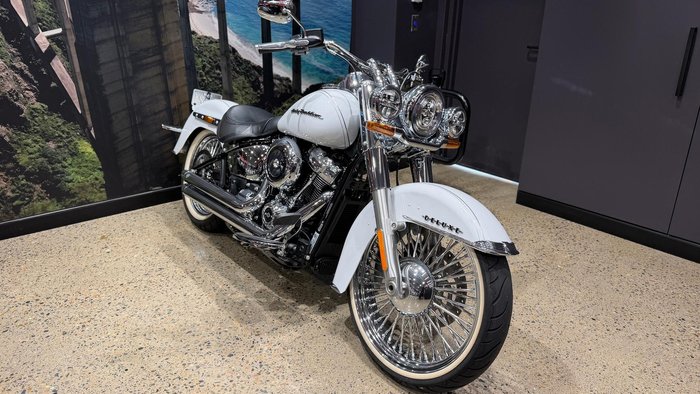 2020 Harley-Davidson Deluxe 107 (FLDE) Softail White