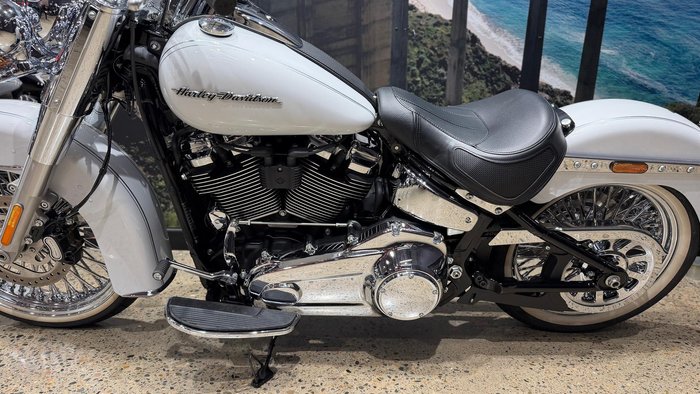 2020 Harley-Davidson Deluxe 107 (FLDE) Softail White