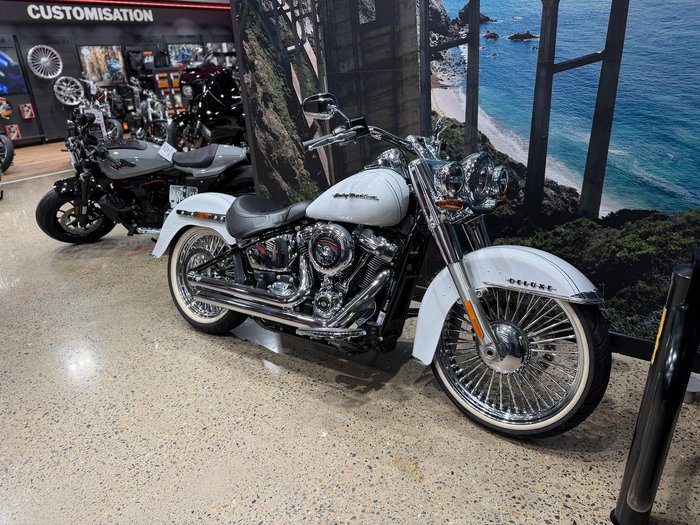 2020 Harley-Davidson Deluxe 107 (FLDE) Softail White