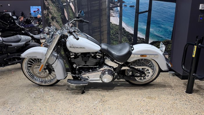 2020 Harley-Davidson Deluxe 107 (FLDE) Softail White