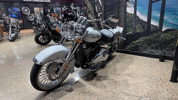 2020 Harley-Davidson Deluxe 107 (FLDE) Softail White