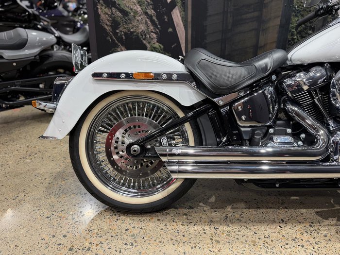 2020 Harley-Davidson Deluxe 107 (FLDE) Softail White