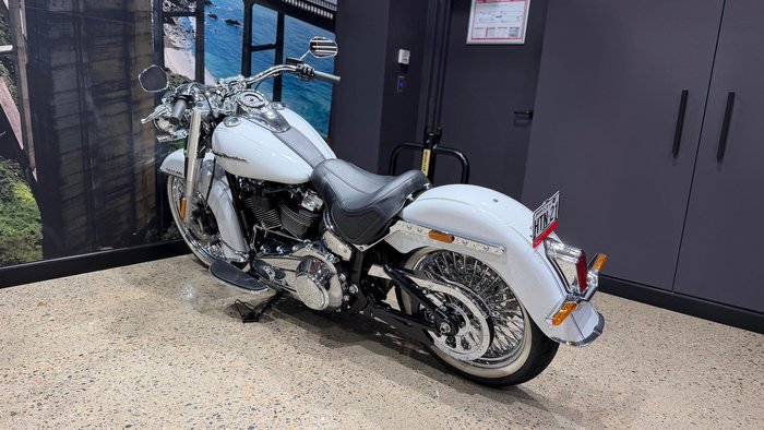 2020 Harley-Davidson Deluxe 107 (FLDE) Softail White