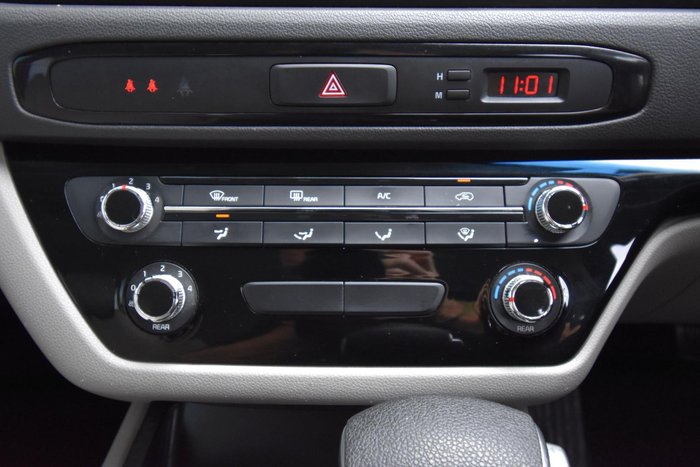2017 Kia Carnival S