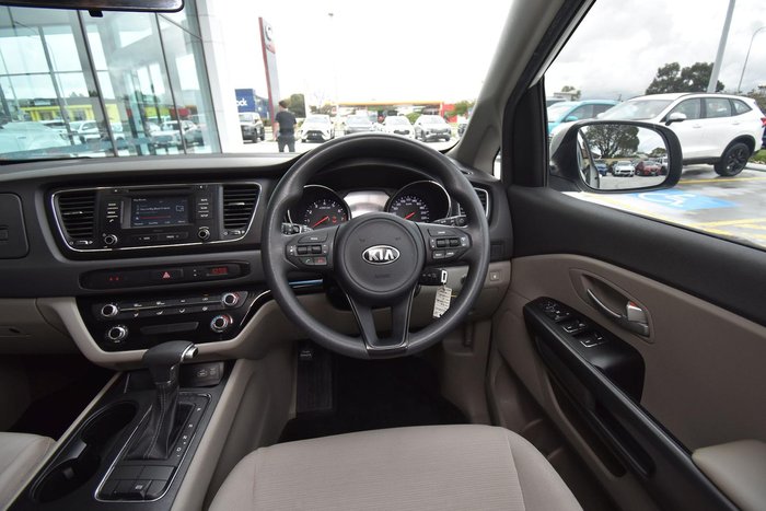 2017 Kia Carnival S