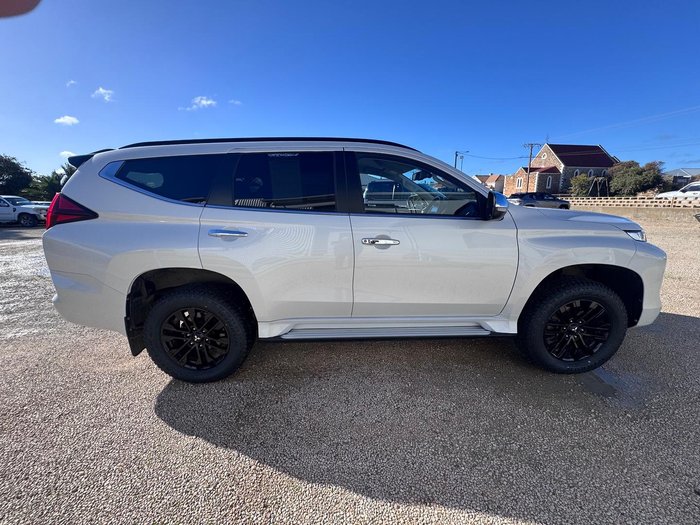 2022 Mitsubishi Pajero Sport GSR