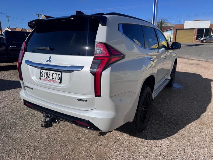 2022 Mitsubishi Pajero Sport GSR