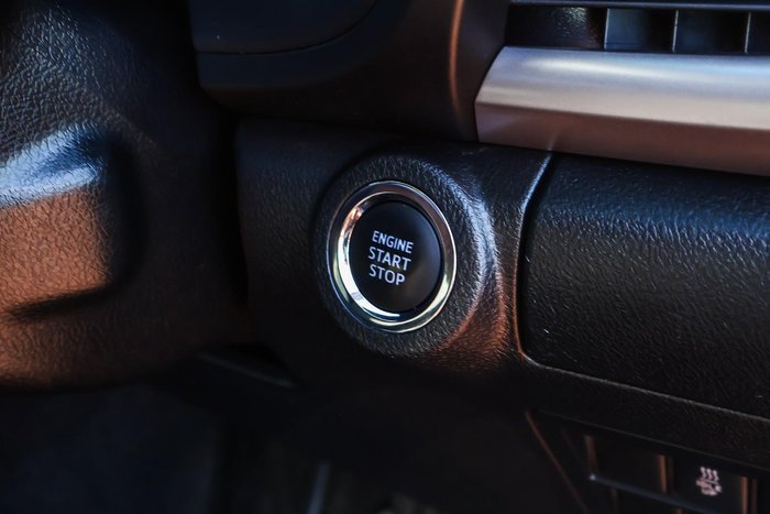 2020 Toyota Hilux SR5