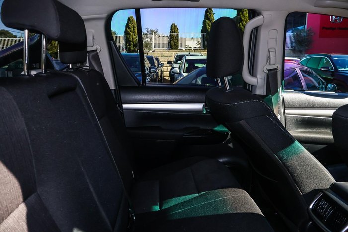 2020 Toyota Hilux SR5