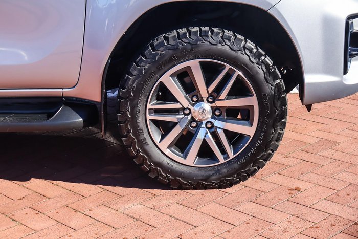 2020 Toyota Hilux SR5