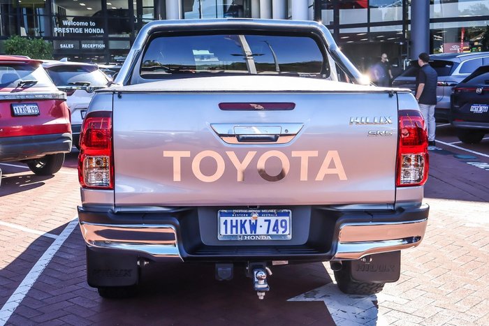 2020 Toyota Hilux SR5