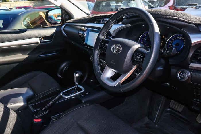 2020 Toyota Hilux SR5