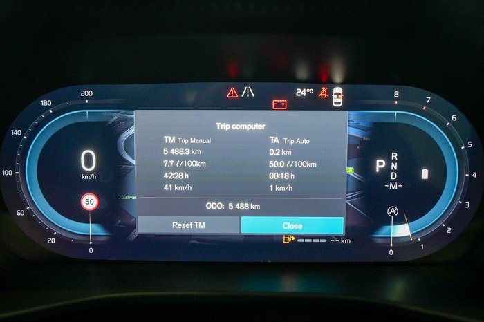 2025 Volvo XC40 Plus B4