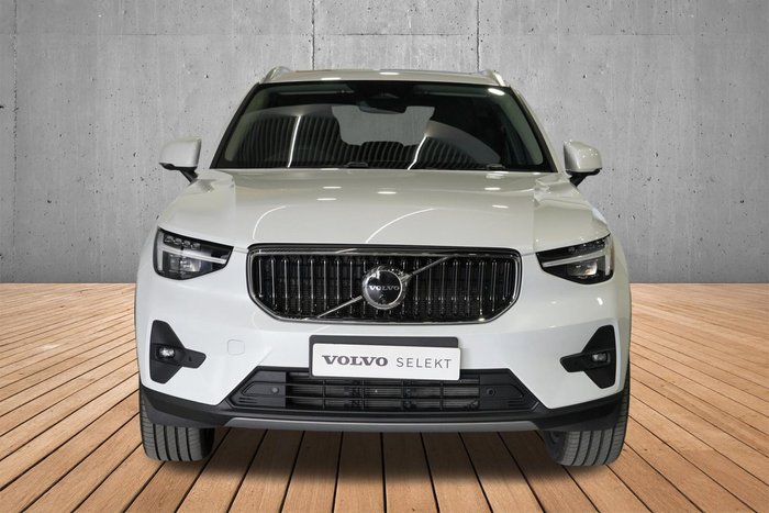 2025 Volvo XC40 Ultra B4 Bright