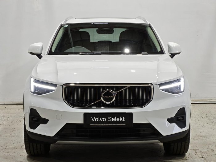 2025 Volvo XC40 Ultra B4 Bright