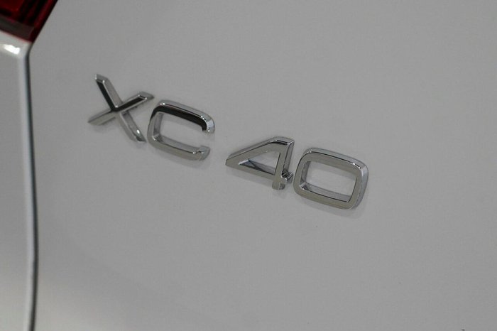 2025 Volvo XC40 Ultra B4 Bright