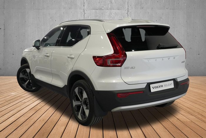 2025 Volvo XC40 Ultra B4 Bright