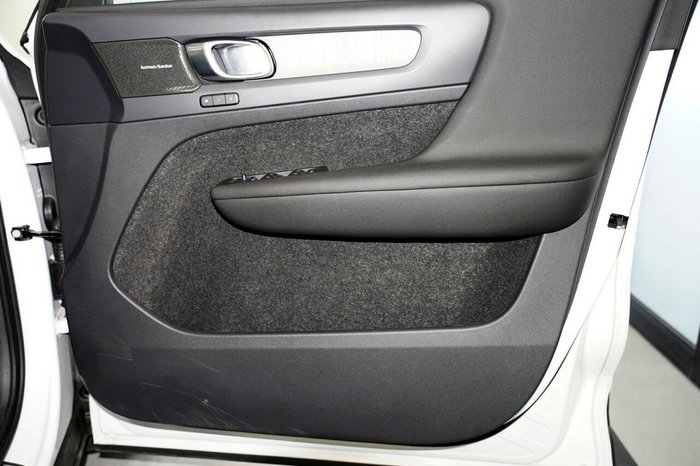 2025 Volvo XC40 Ultra B4 Bright