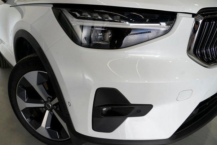 2025 Volvo XC40 Ultra B4 Bright