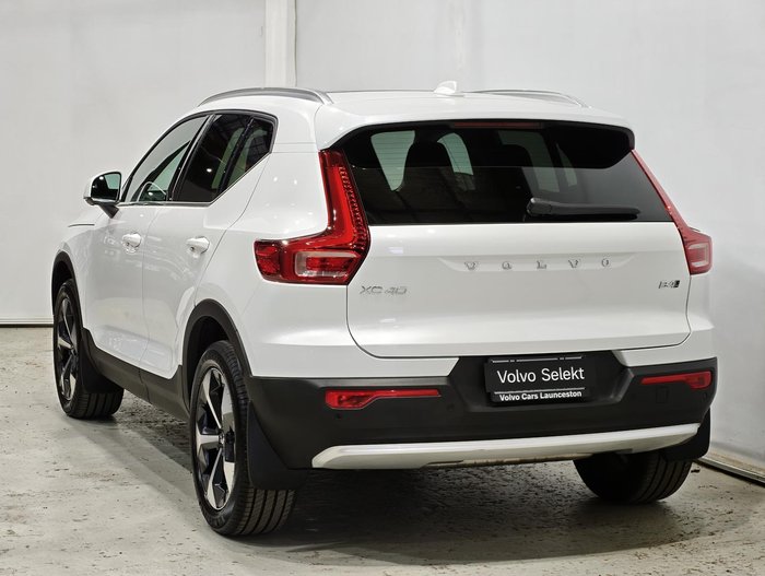 2025 Volvo XC40 Ultra B4 Bright