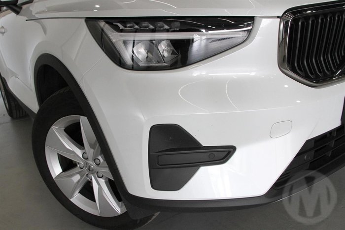 2025 Volvo XC40 Plus B4