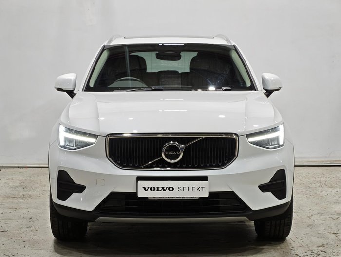 2025 Volvo XC40 Plus B4