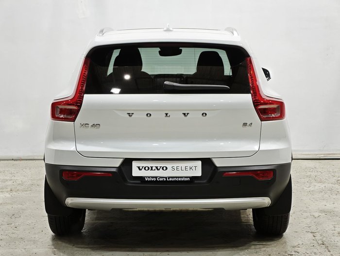 2025 Volvo XC40 Plus B4