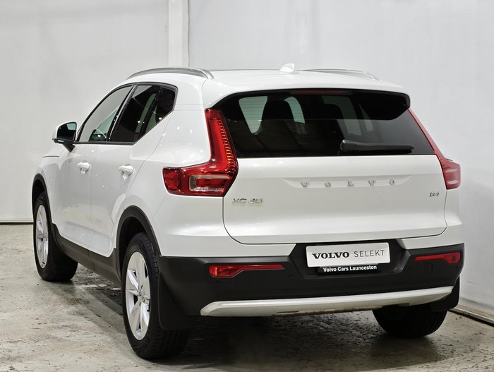 2025 Volvo XC40 Plus B4
