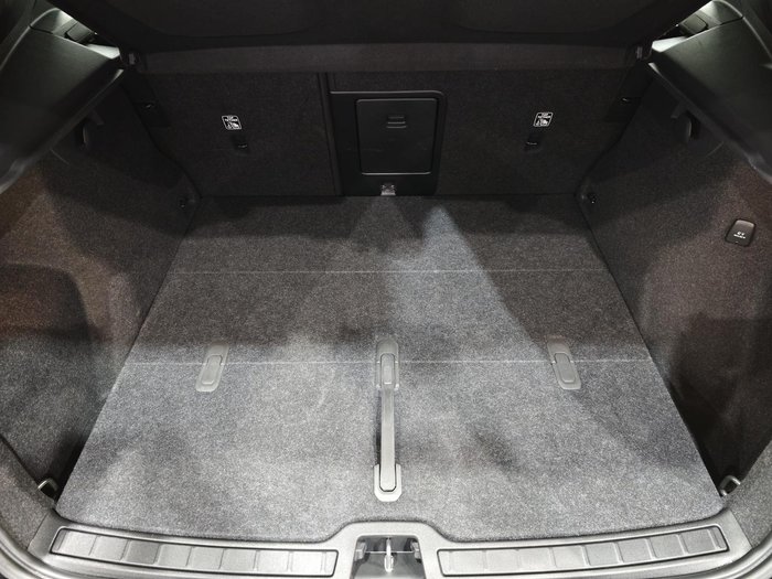 2025 Volvo XC40 Plus B4