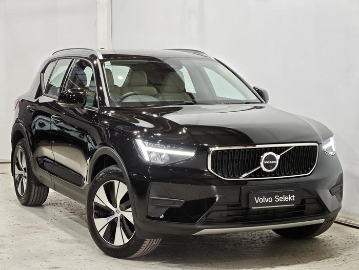 2025 Volvo XC40