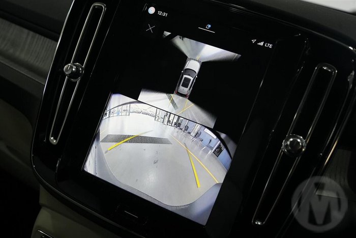 2025 Volvo XC40 Plus B4