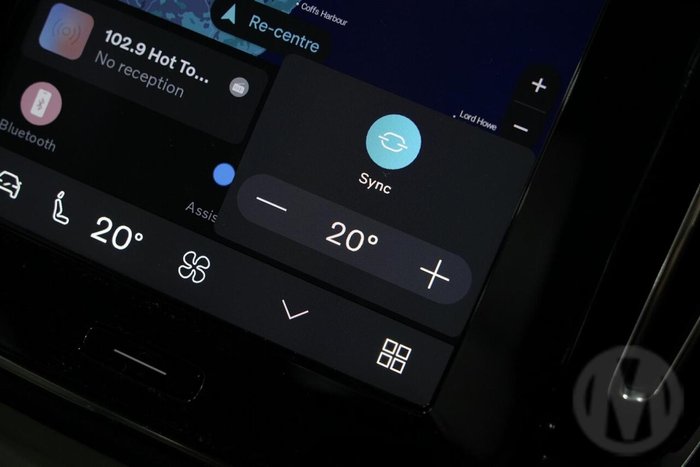 2025 Volvo XC40 Plus B4