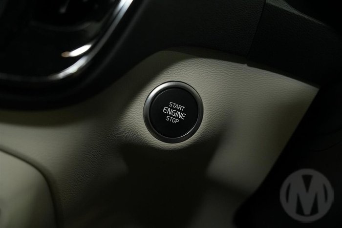 2025 Volvo XC40 Plus B4