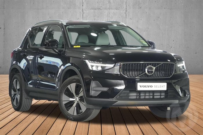 2025 Volvo XC40