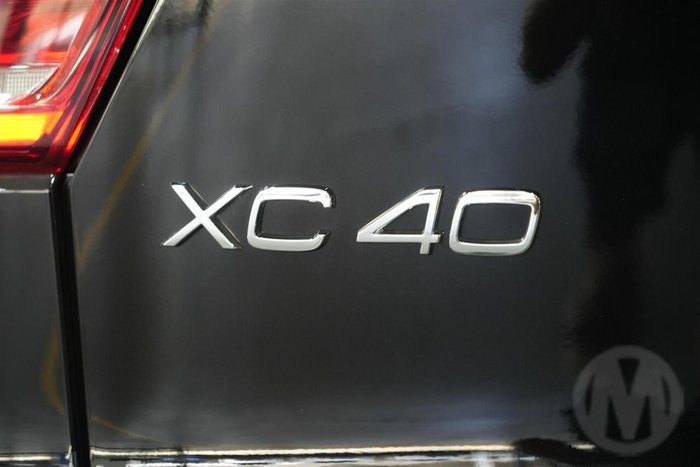 2025 Volvo XC40 Plus B4