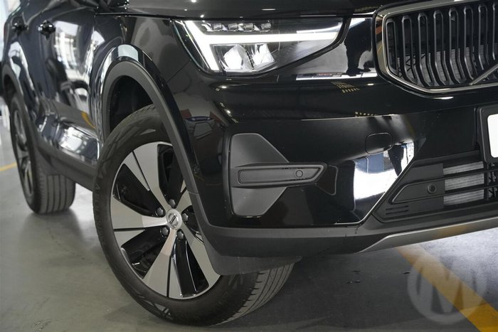 2025 Volvo XC40