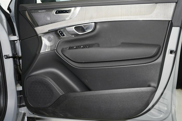 2025 Volvo XC90 Ultra B5 Bright