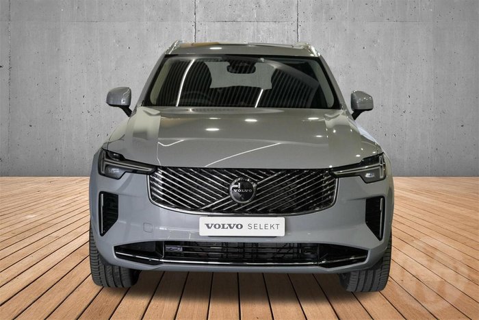 2025 Volvo XC90 Ultra B5 Bright