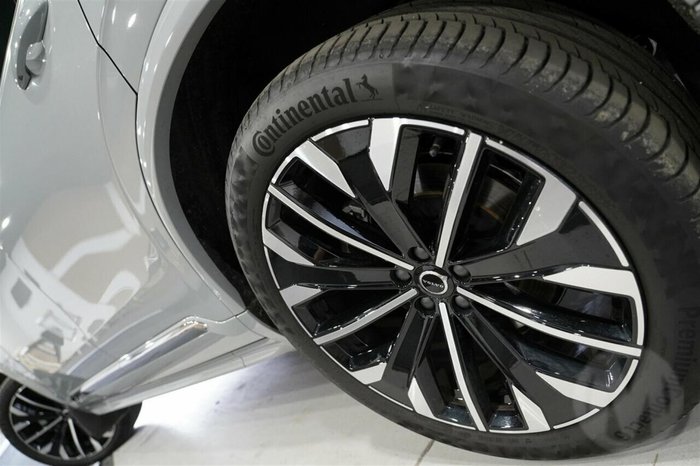 2025 Volvo XC90 Ultra B5 Bright
