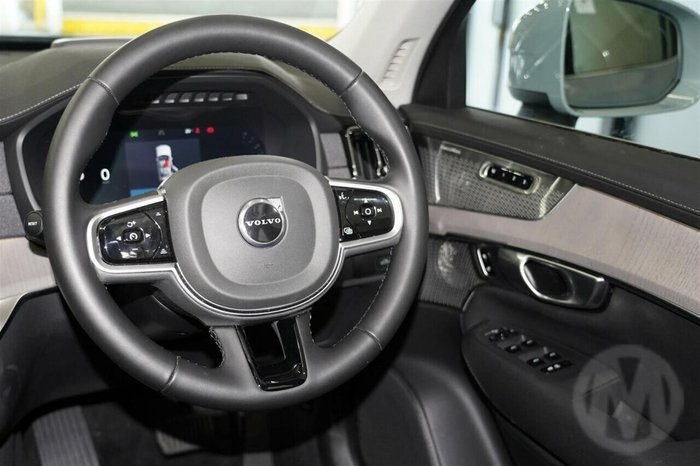 2025 Volvo XC90 Ultra B5 Bright