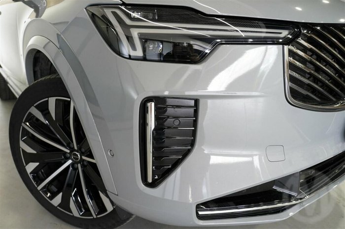 2025 Volvo XC90 Ultra B5 Bright