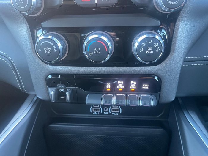 2026 RAM 1500 Express Black Edition Hurricane SO