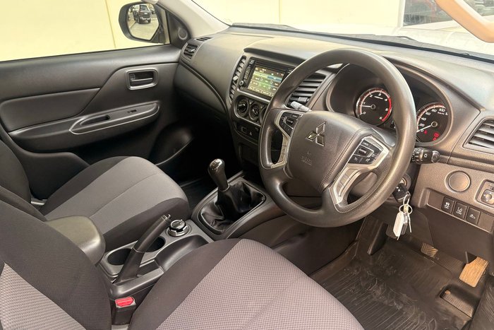 2021 Mitsubishi Triton GLX