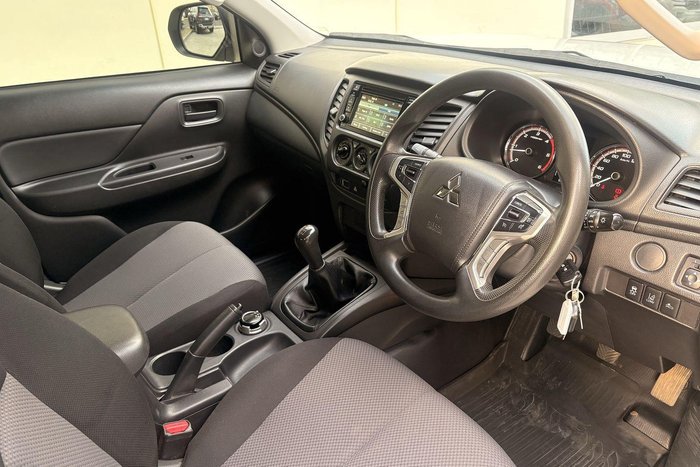 2021 Mitsubishi Triton GLX